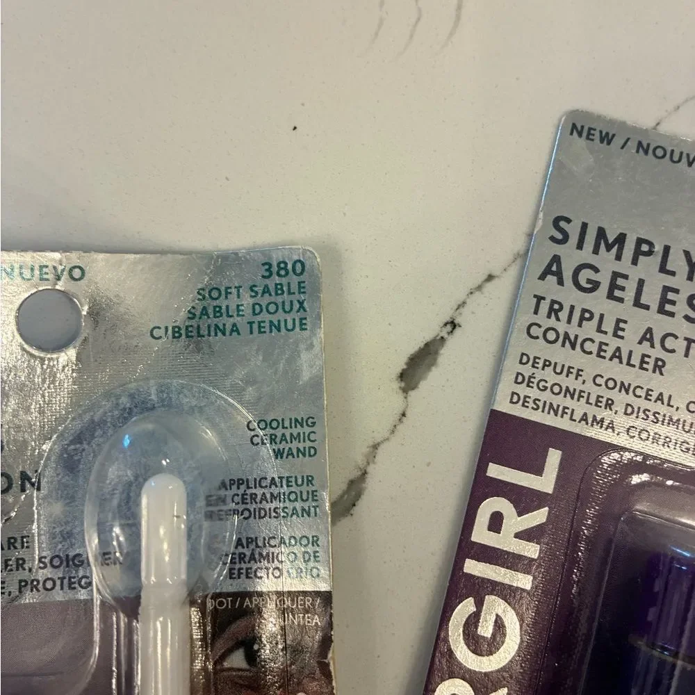 COVERGIRL Simply Ageless Triple Action Concealer